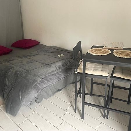 Petit Studio Aux Portes Du Beaujolais Saint-Germain-Nuelles Exteriér fotografie