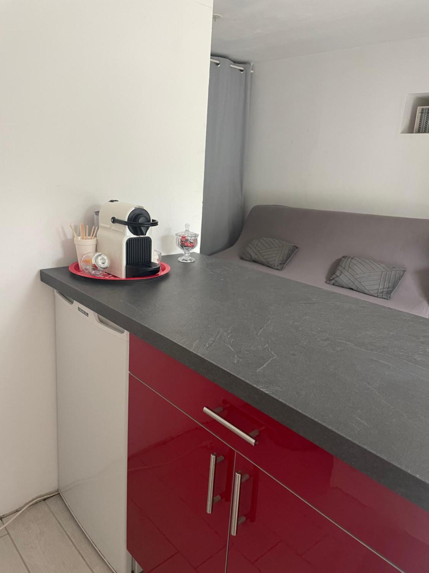 Petit Studio Aux Portes Du Beaujolais Saint-Germain-Nuelles Exteriér fotografie